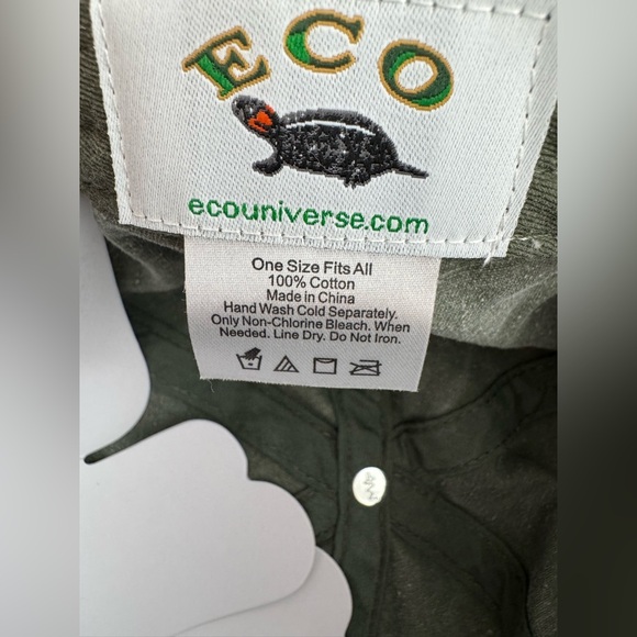 Green Denim Cap with Embroidered Snake Design - Picture 3 of 4